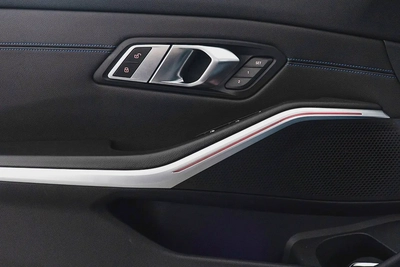 2,187 AED / 60 months | 0% DP | 2019 BMW 330i / Full Service History-8