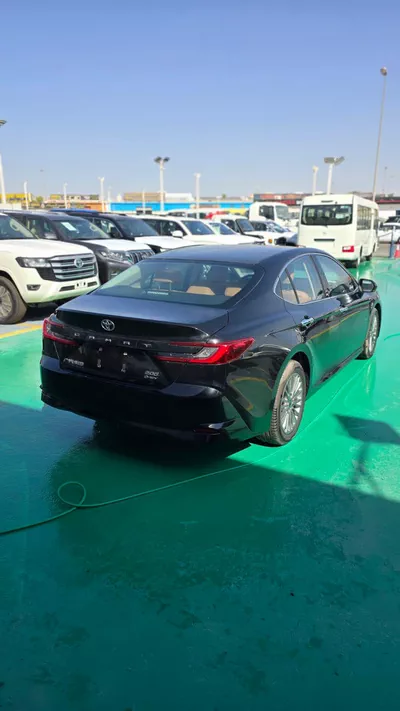 Toyota Camry 2026 – Sophisticated Design, Hybrid Power-11