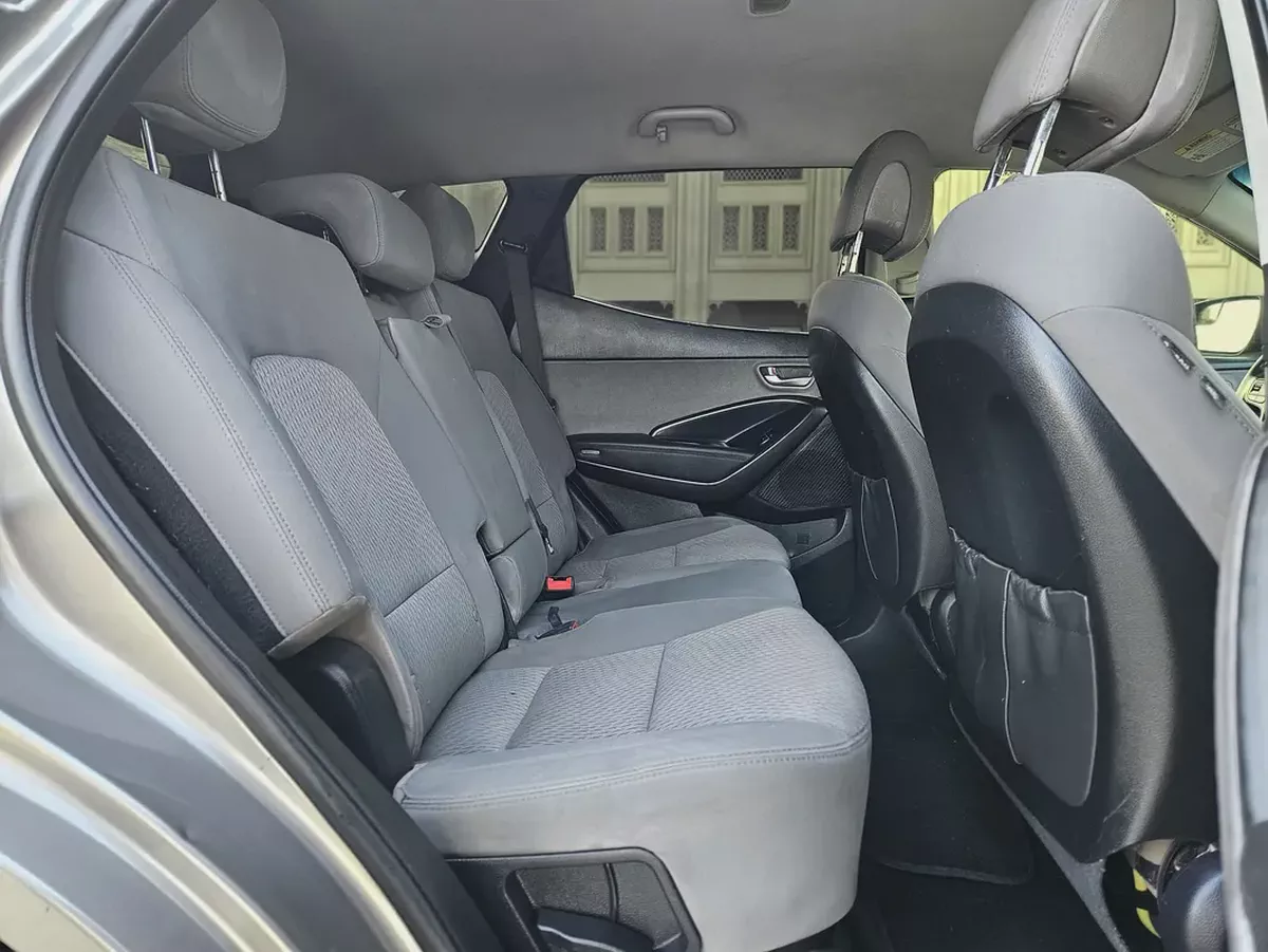Hyundai Santafe 2018 US Sepc Clean Car 4 Cylinder Premium SUV With Low KM-9-9