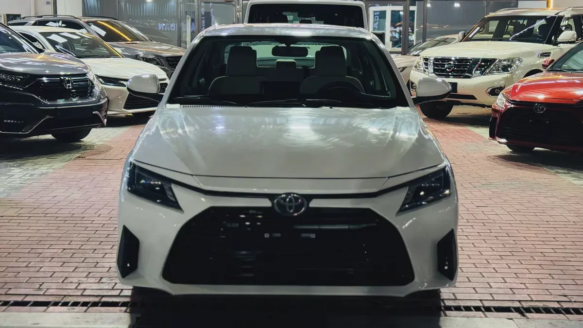 Pristine 2023 Toyota Yaris SE | GCC Specs | Low Mileage Full Agency Service-1-1