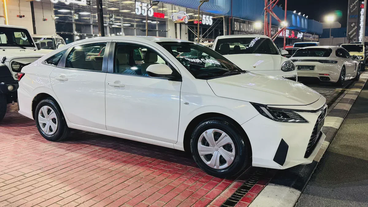 Pristine 2023 Toyota Yaris SE | GCC Specs | Low Mileage Full Agency Service-2-2