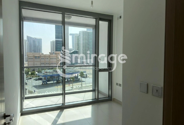 2BR w Balcony | Sea View | Great Location