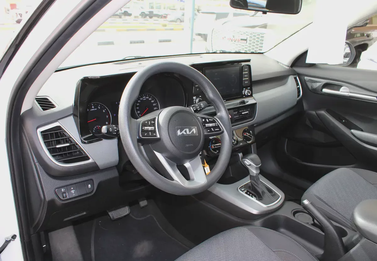 2023 Kia Seltos EX GCC Specs - Pristine Condition-6-6