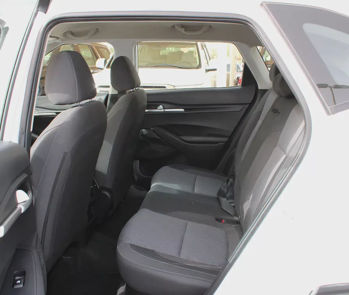 2023 Kia Seltos EX GCC Specs - Pristine Condition-7-7