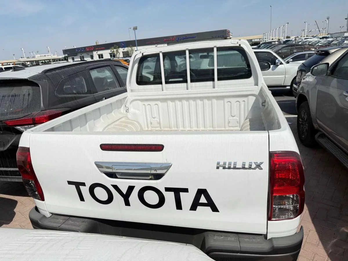 Toyota Hilux HILUX 2.4L MT P. WINDO 2026-2-0