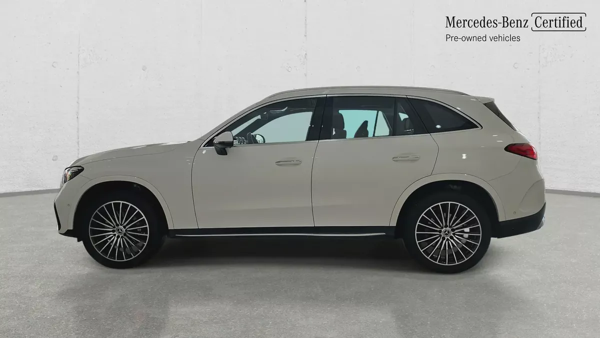 Authorized Dealer | GLC 200 4MATIC | GCC Specs | Almost New | Under Warranty | VSB 37208-2-2