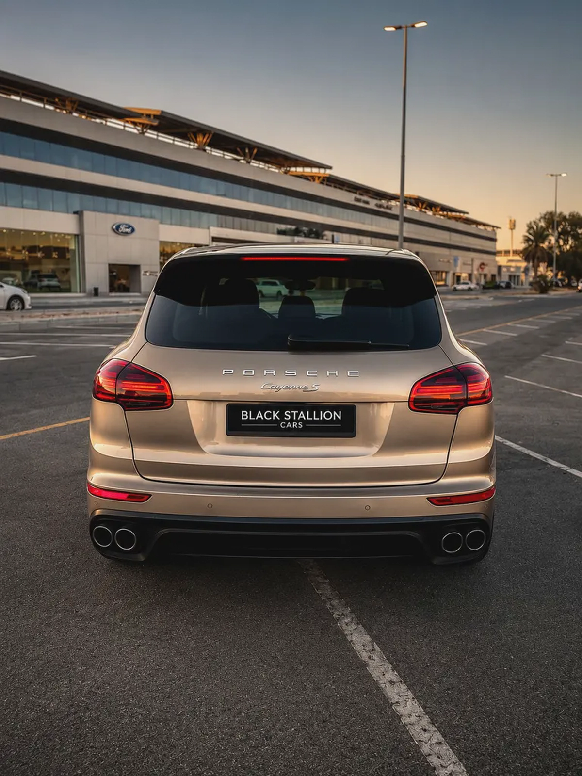 Porsche Cayenne S 2015 | GCC Specs | Well Maintained | Exceptional Condition-4-4