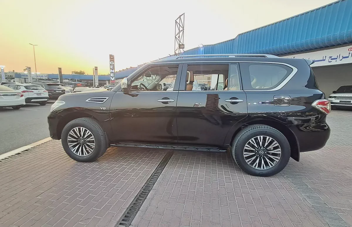 2016 Nissan Patrol SE Platinum V8 GCC Specs Single Owner Used 100% Original Paint Well Maintained-5-5