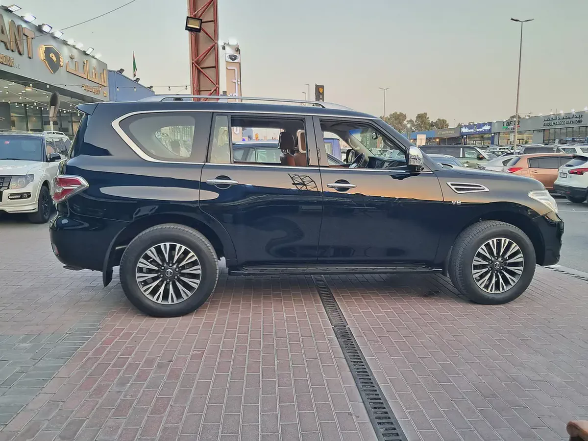 2016 Nissan Patrol SE Platinum V8 GCC Specs Single Owner Used 100% Original Paint Well Maintained-7-7