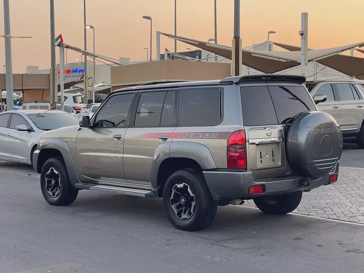 نيسان بترول سوبر سفاري Nissan Patrol Safari Super Safari 2021 - GCC Specs - Pristine Condition-3-3