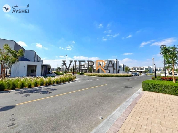 Prime Location l Ready To Move l Huge Plot