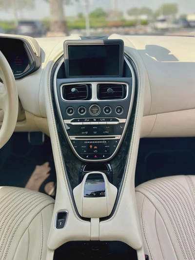 Aston Martin DB11 / 2017 Model / Gcc Spec’s / Less Km Driven-11