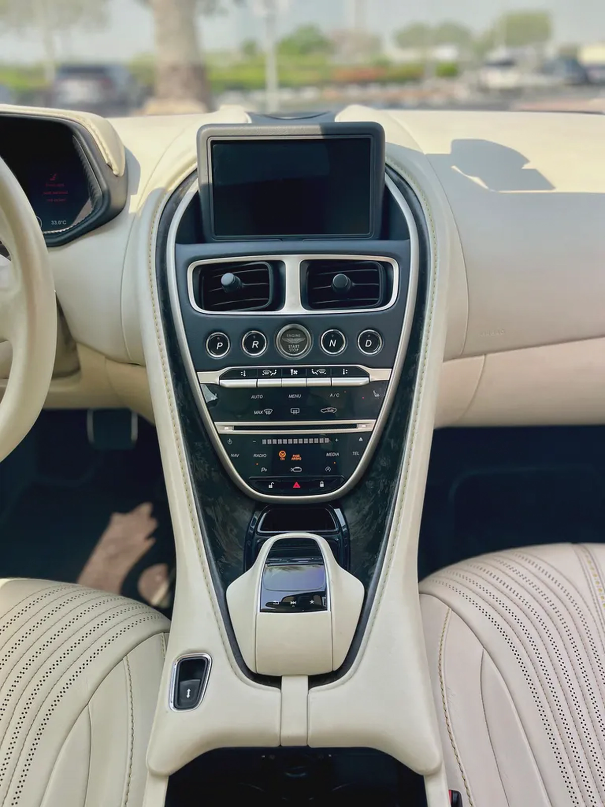 Aston Martin DB11 / 2017 Model / Gcc Spec’s / Less Km Driven-11-11
