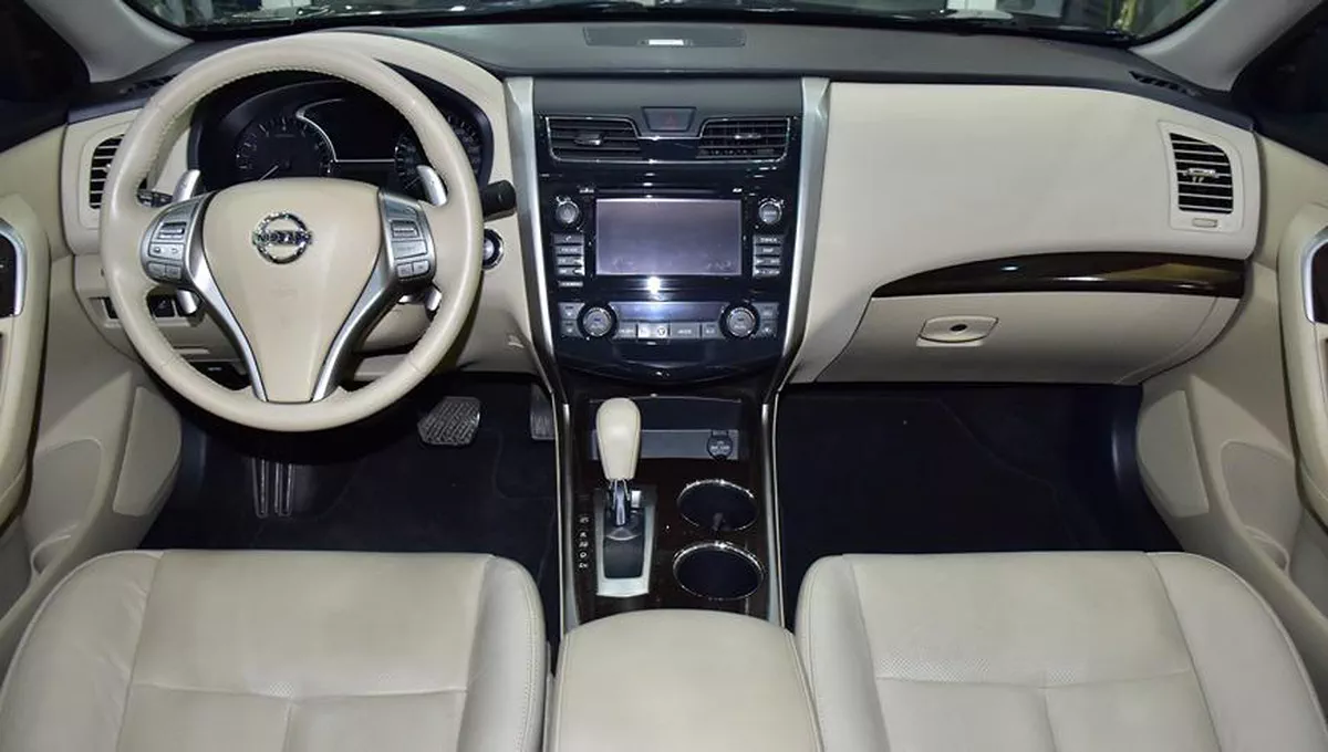 Nissan Altima SL ( 2015 Model ) in Blue Color GCC Specs-1-1