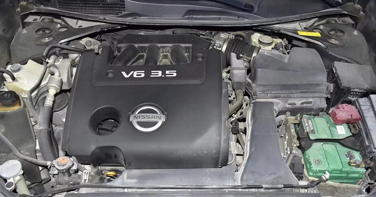 Nissan Altima SL ( 2015 Model ) in Blue Color GCC Specs-3-3