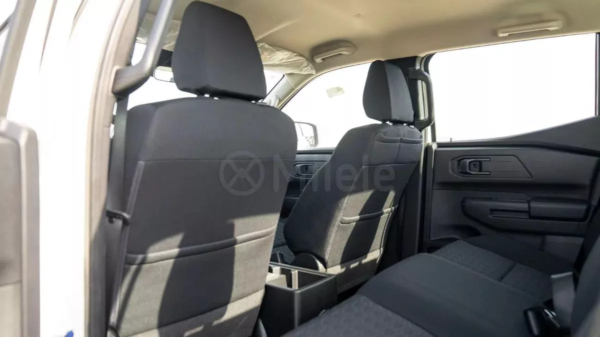 Toyota Hiace HR-10-10