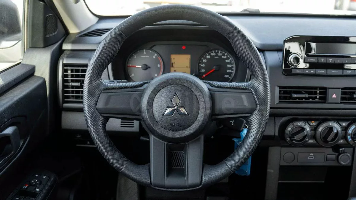 Toyota Hiace HR-9-9