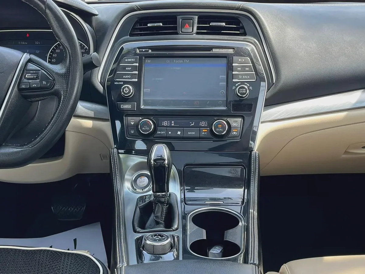 GCC Specs Nissan Maxima SV 2017 - Well Maintained