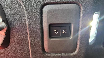 Land Rover Defender 2026 Land Rover Defender P400 HSE – White | Like New | GCC Specs-19
