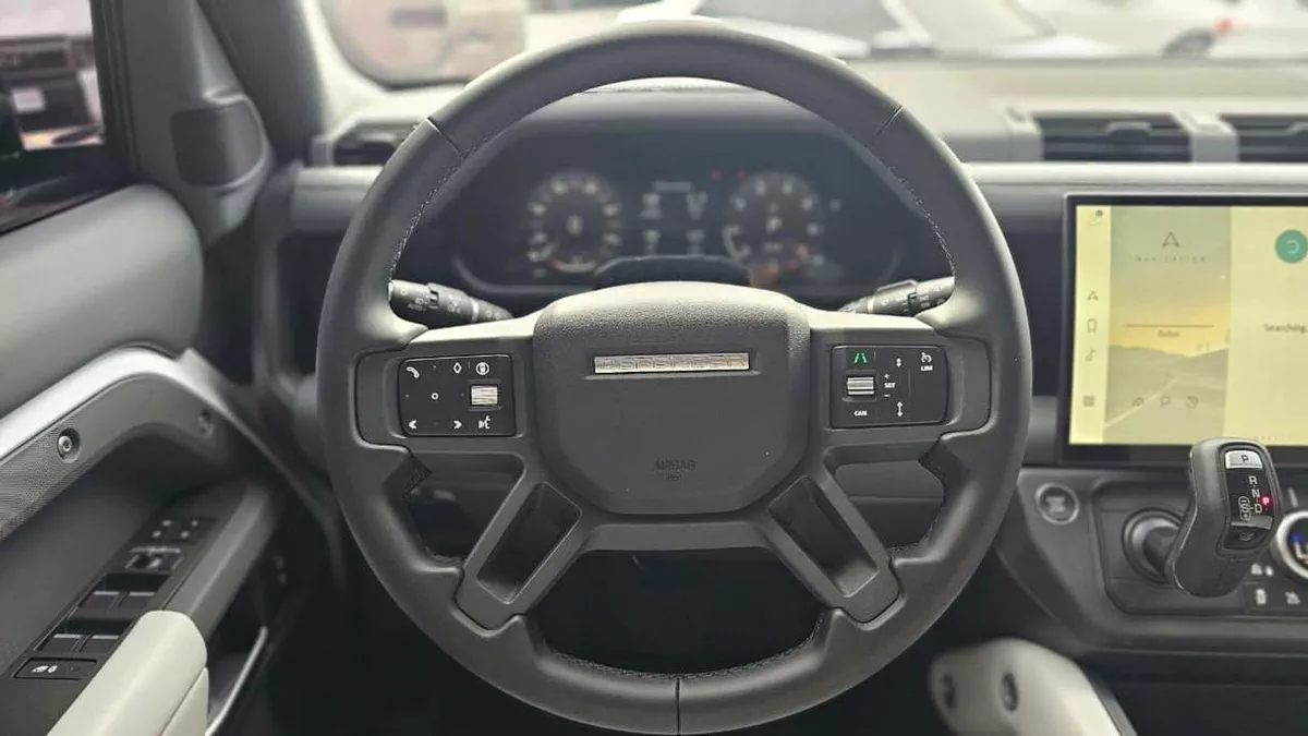Land Rover Defender 2026 Land Rover Defender P400 HSE – White | Like New | GCC Specs-14-0