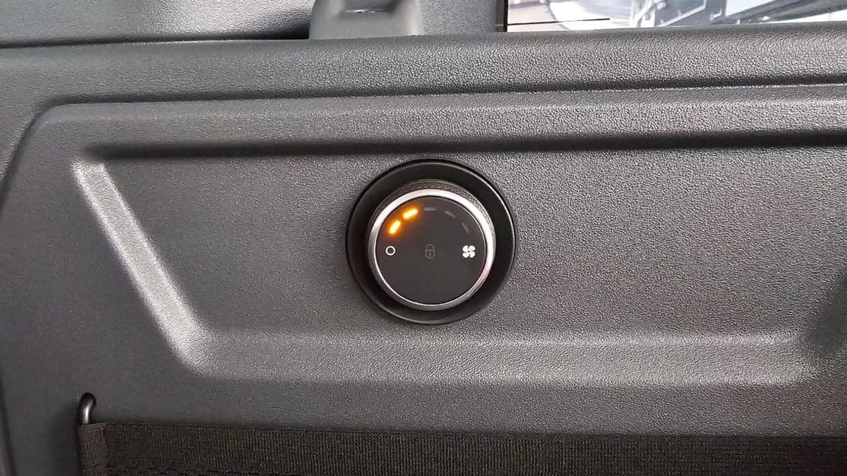 Land Rover Defender 2026 Land Rover Defender P400 HSE – White | Like New | GCC Specs-20-0
