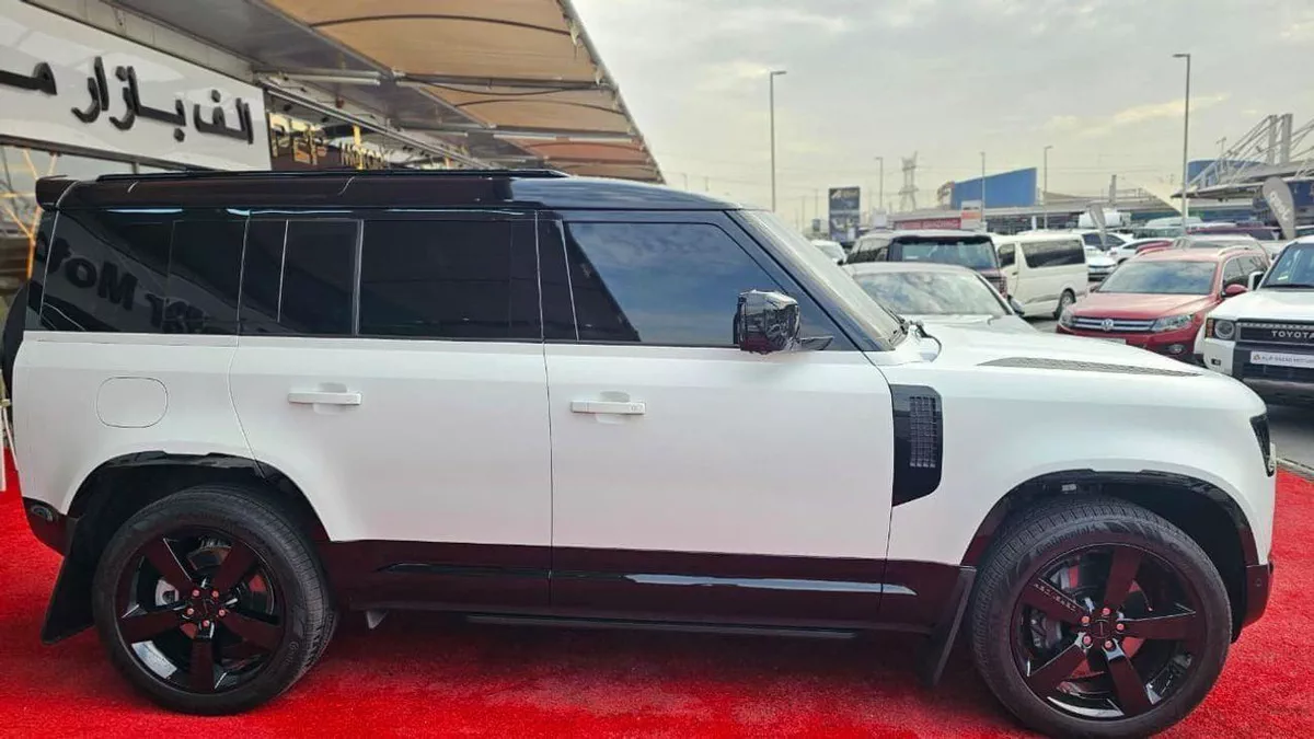 Land Rover Defender 2026 Land Rover Defender P400 HSE – White | Like New | GCC Specs-6-0