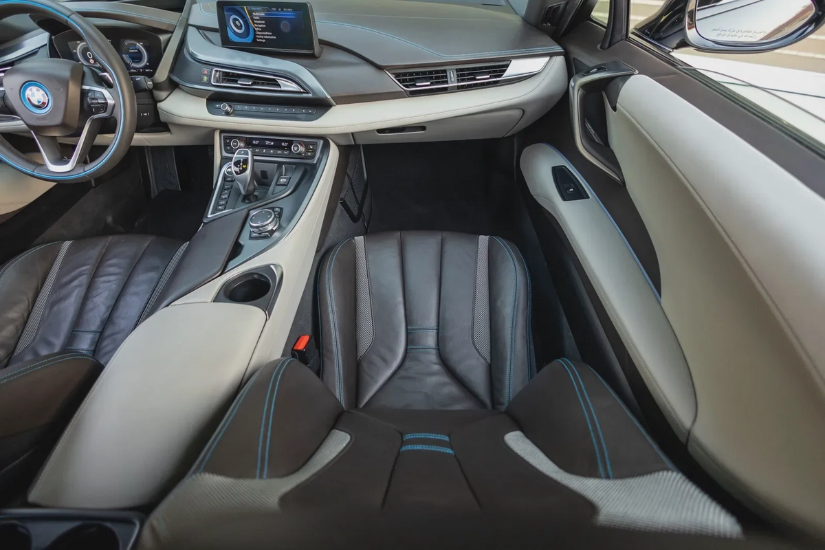 BMW i8 2016-2-2