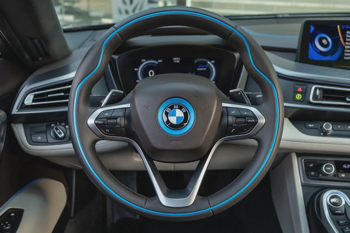 BMW i8 2016-3-3