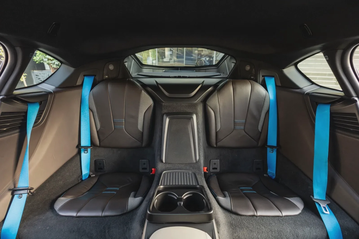 BMW i8 2016-9-9