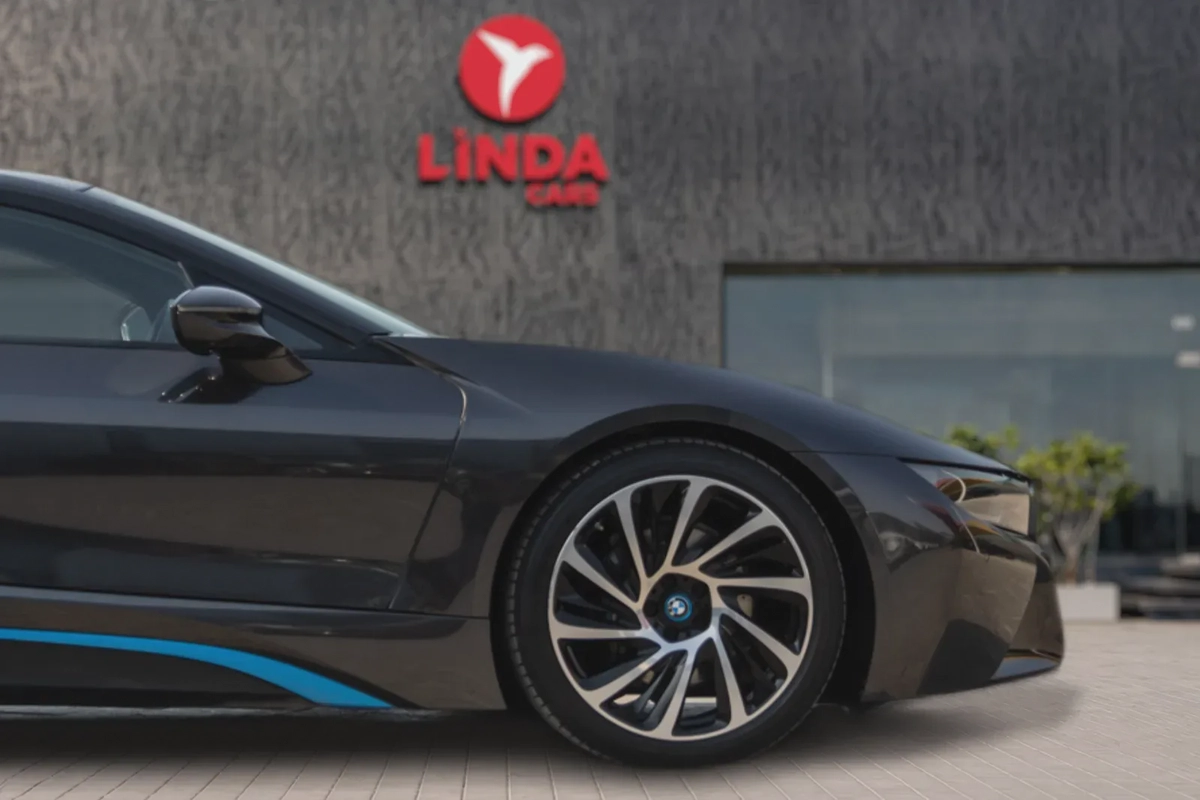 BMW i8 2016-10-10