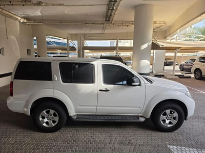 Nissan Pathfinder 4.L Engine - GCC Specs - New 5 Tires and Battery - Well Maintained-13