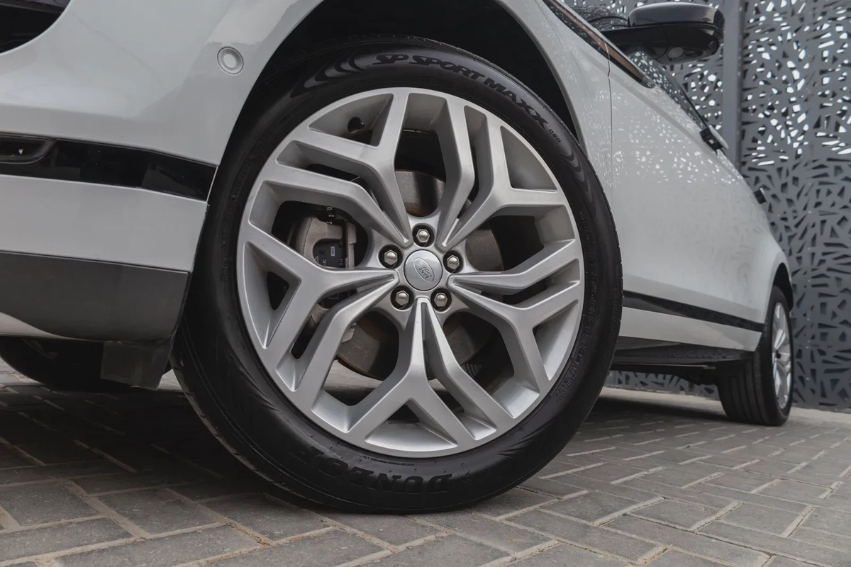 Land Rover Range Rover Evoque 2021-10-10