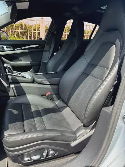 Porsche Panamera-11