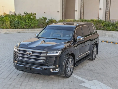 TOYOTA LAND CRUISER 2015 FACELIFTED 2025 WITH INTERIOR AND EXTERIOR GCC V6 4.0L-1