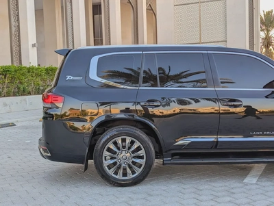 TOYOTA LAND CRUISER 2015 FACELIFTED 2025 WITH INTERIOR AND EXTERIOR GCC V6 4.0L-13