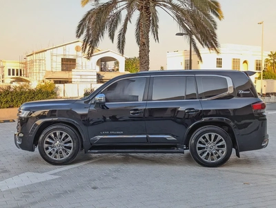 TOYOTA LAND CRUISER 2015 FACELIFTED 2025 WITH INTERIOR AND EXTERIOR GCC V6 4.0L-16