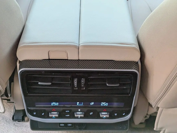 TOYOTA LAND CRUISER 2015 FACELIFTED 2025 WITH INTERIOR AND EXTERIOR GCC V6 4.0L