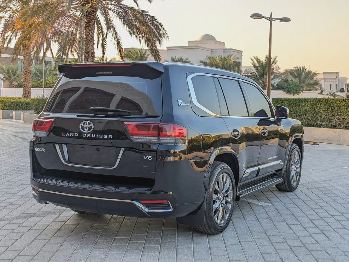 TOYOTA LAND CRUISER 2015 FACELIFTED 2025 WITH INTERIOR AND EXTERIOR GCC V6 4.0L-15-15