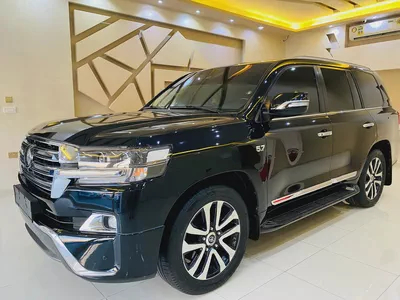 Toyota Land Cruiser VXR 2018 | GCC Specs | V8 5.7L | Full Service History-9