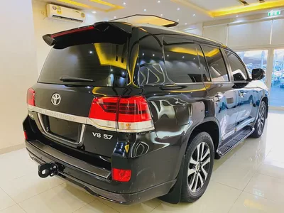 Toyota Land Cruiser VXR 2018 | GCC Specs | V8 5.7L | Full Service History-10