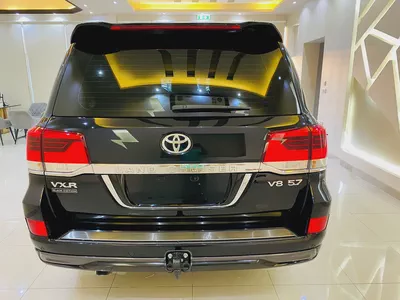 Toyota Land Cruiser VXR 2018 | GCC Specs | V8 5.7L | Full Service History-11