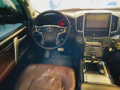 Toyota Land Cruiser VXR 2018 | GCC Specs | V8 5.7L | Full Service History-17