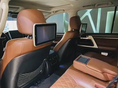 Toyota Land Cruiser VXR 2018 | GCC Specs | V8 5.7L | Full Service History-18