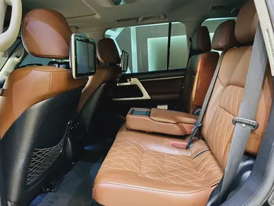 Toyota Land Cruiser VXR 2018 | GCC Specs | V8 5.7L | Full Service History-19