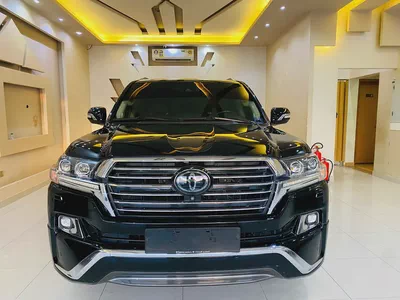 Toyota Land Cruiser VXR 2018 | GCC Specs | V8 5.7L | Full Service History-2