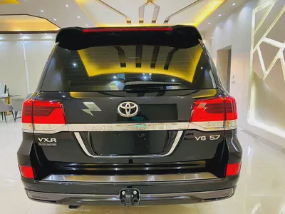 Toyota Land Cruiser VXR 2018 | GCC Specs | V8 5.7L | Full Service History-7