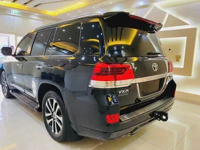 Toyota Land Cruiser VXR 2018 | GCC Specs | V8 5.7L | Full Service History-8