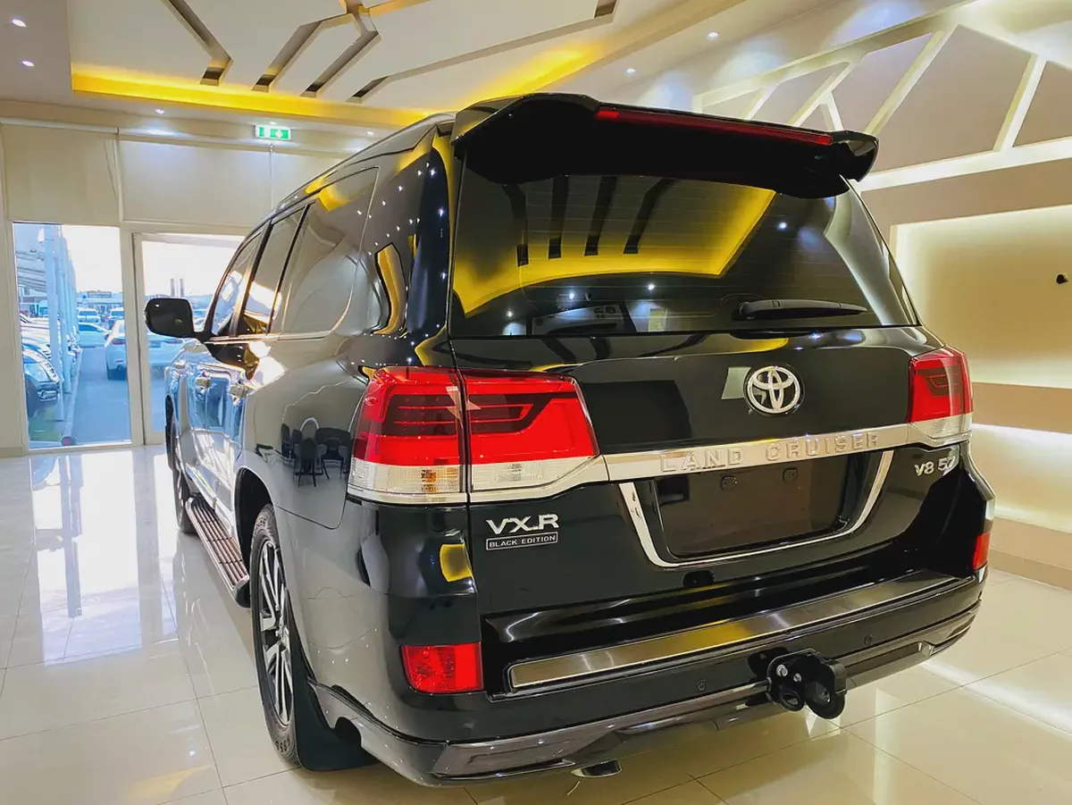 Toyota Land Cruiser VXR 2018 | GCC Specs | V8 5.7L | Full Service History-12-12