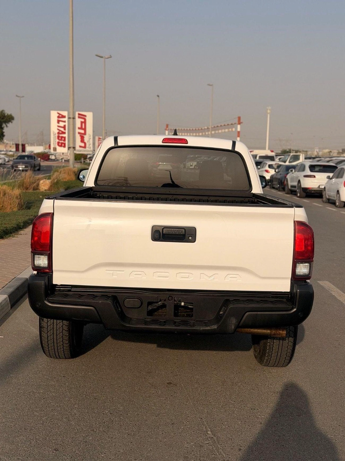 Toyota Tacoma SR5 (NON GCC) Tacoma SR-3-3