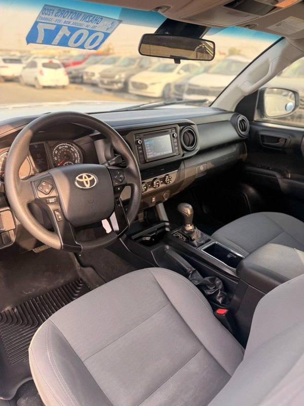 Toyota Tacoma SR5 (NON GCC) Tacoma SR